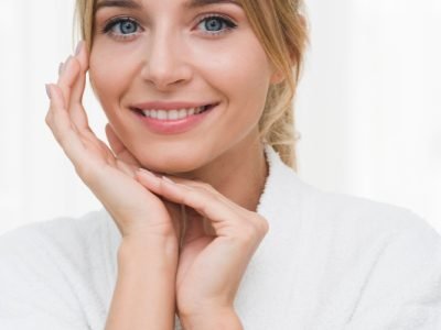 woman-posing-with-bathrobe-spa